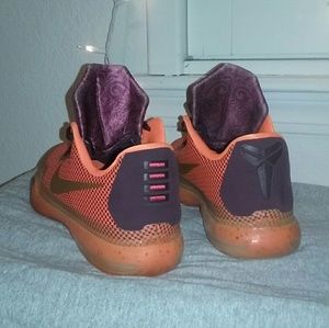 Kobe 10's Silk Road Size 7Y